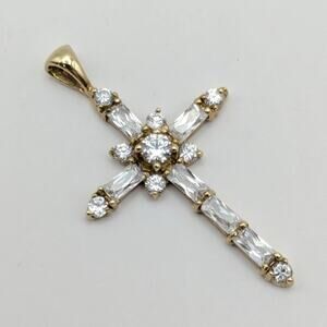 10k Yellow Gold Heng Ngai Cubic Zirconia Cross Christian Religious Jewelry 1.6g